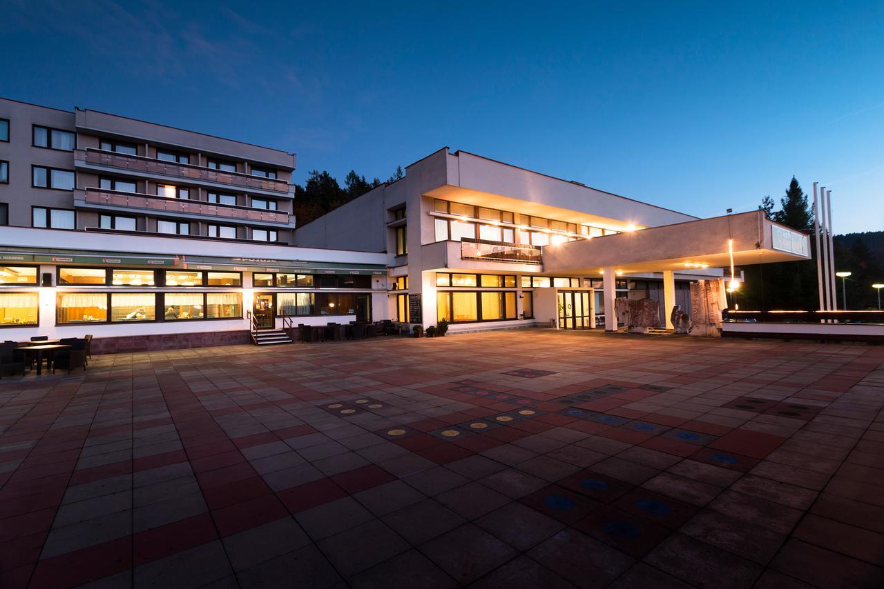Hotel Harmonie Luhacovice Exterior photo